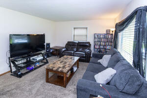 Property Photo:  146 E Susan Dr  WI 53154 