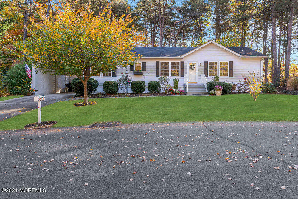 Property Photo:  6 Cranberry Drive  NJ 08533 