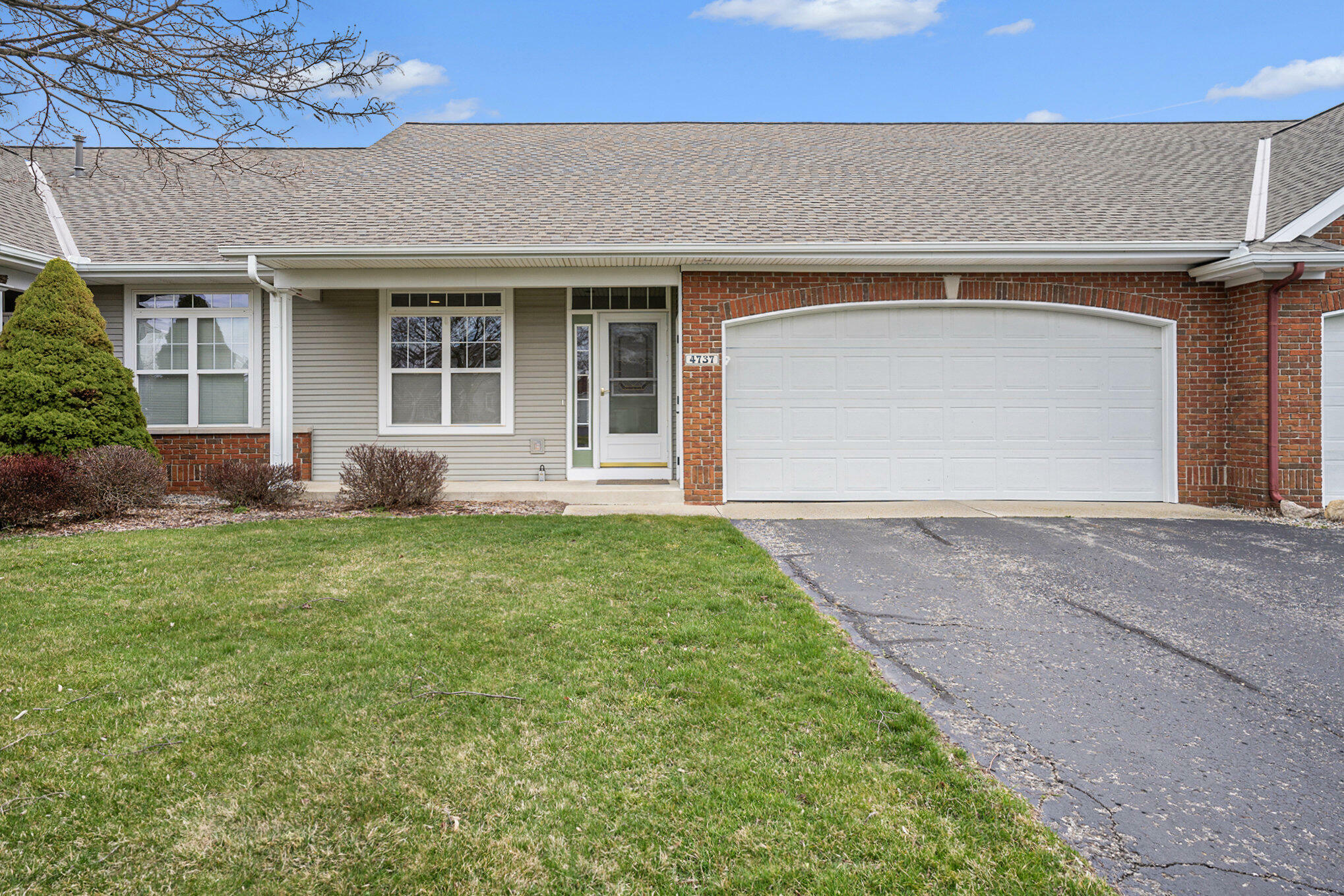 Property Photo:  4737 Brentwood Court  MI 49423 