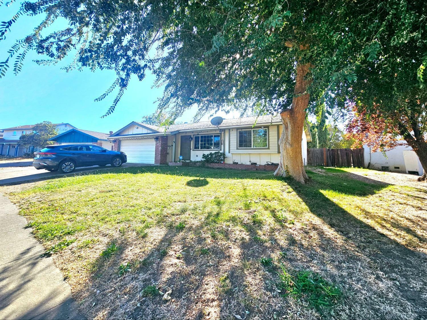 Property Photo:  6140 Garden View Way  CA 95823 