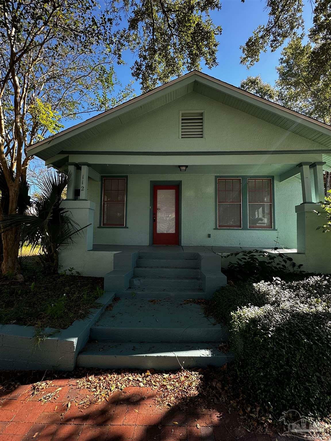 Property Photo: 112 S Florida Blanca St FL 32502