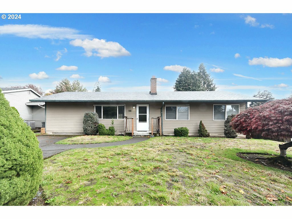 Property Photo:  213 SE 101st Ave  WA 98664 