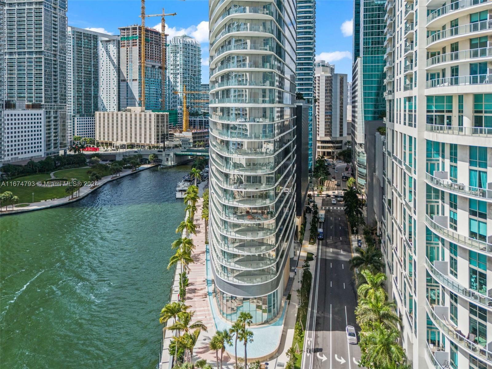 Property Photo:  300 Biscayne Blvd Way 2409  FL 33131 