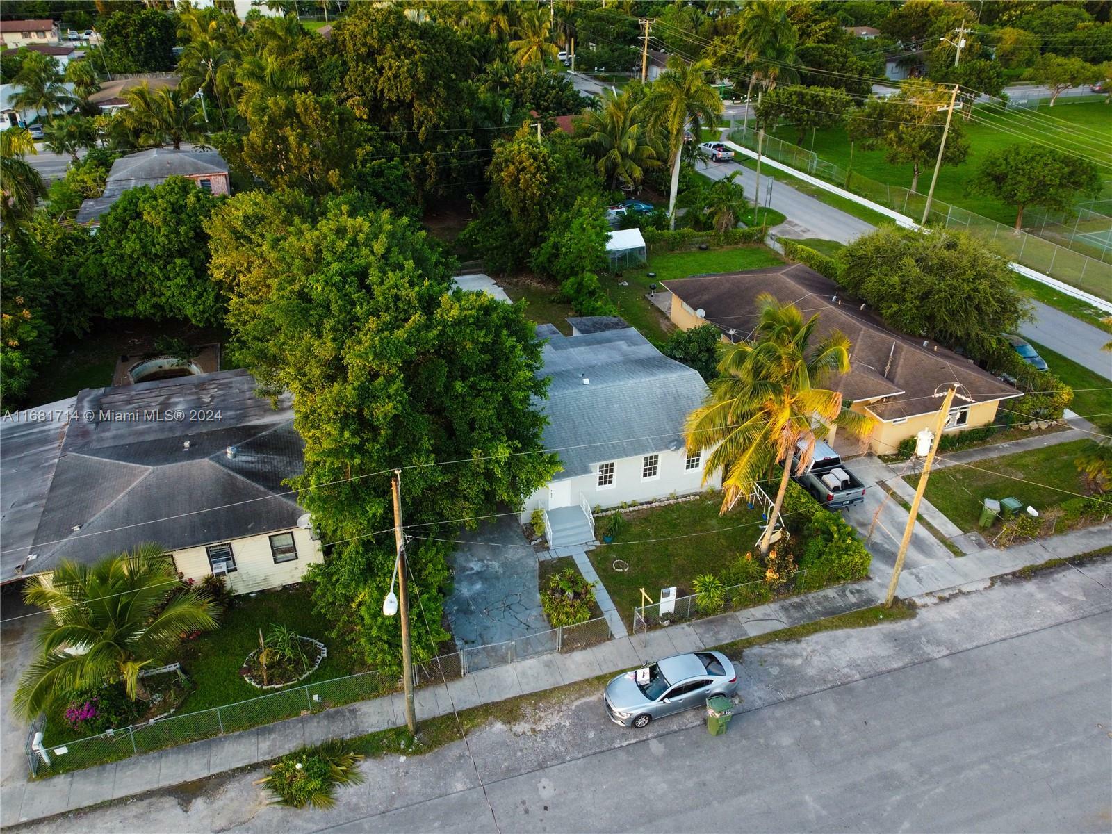 415 NW 7th St  Homestead FL 33030 photo