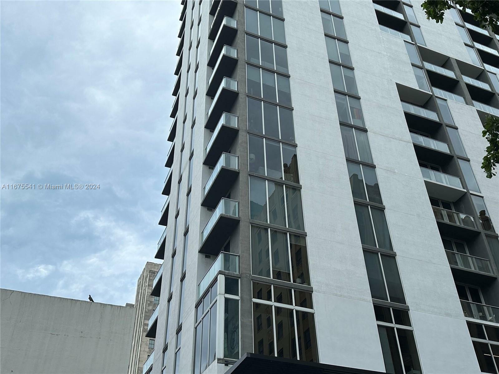 Property Photo:  151 SE 1st St 408  FL 33131 