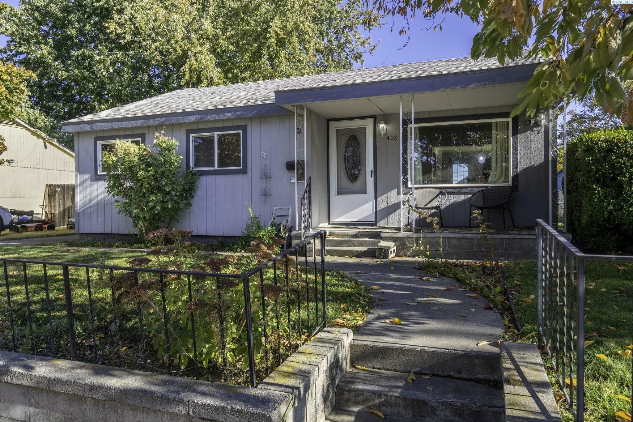 Property Photo:  408 Smith Ave.  WA 99352 