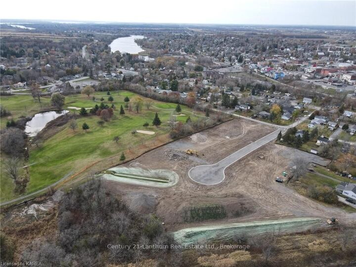 Property Photo:  32 Parks St  ON K7R 0G1 