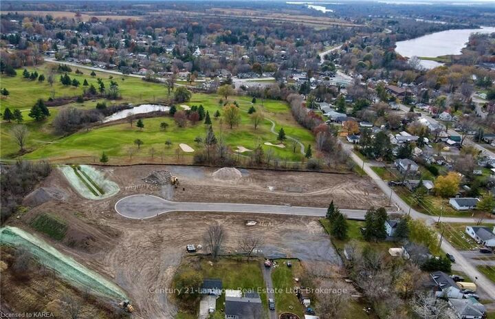 Property Photo:  27 Parks St  ON K7R 0G1 