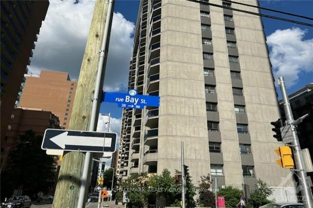 Property Photo:  470 Laurier Ave W 1703  ON K1R 7W9 