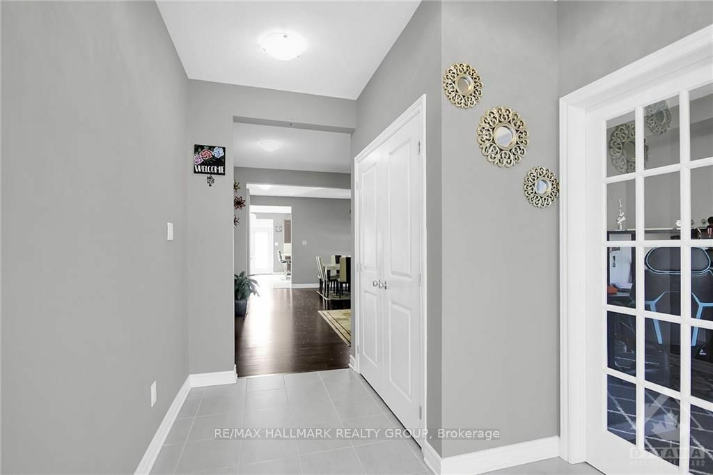 Property Photo:  302 Eaglehead Cres  ON K2S 2H9 