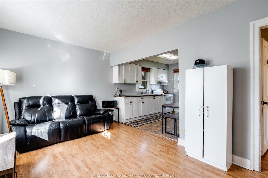 Photo de la propriété:  8 Westmoreland Avenue  ON N8H 3P3 