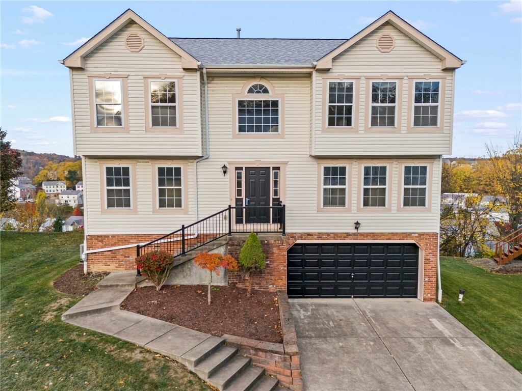 Property Photo: 1315 Lucia Dr PA 15317