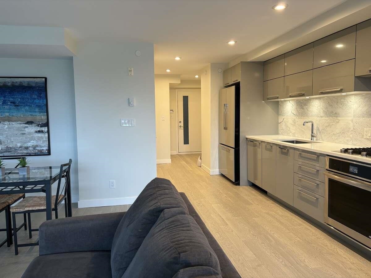 Property Photo:  1160 Oxford Street 203  BC V4B 0B3 