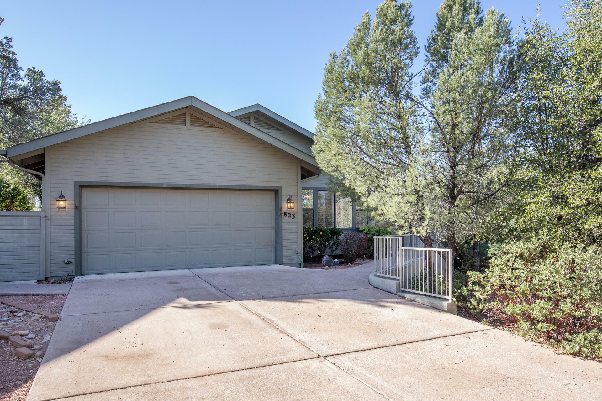 Property Photo:  823 W Overland Road  AZ 85541 