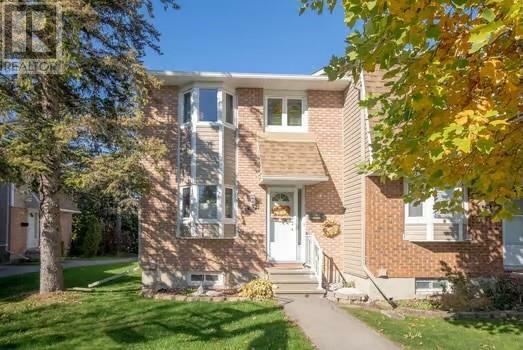 Property Photo:  1712 Lamoureux Drive A  ON K1E 2N2 