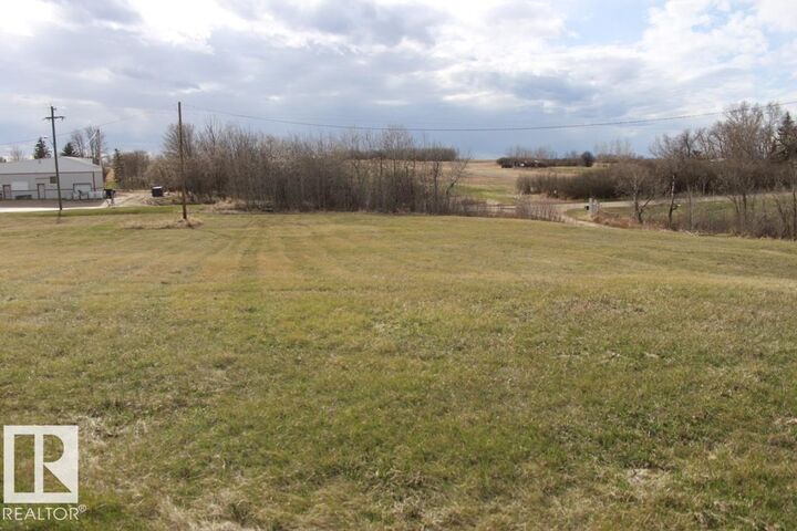 Property Photo: 5620 55 Avenue AB T0B 4J0