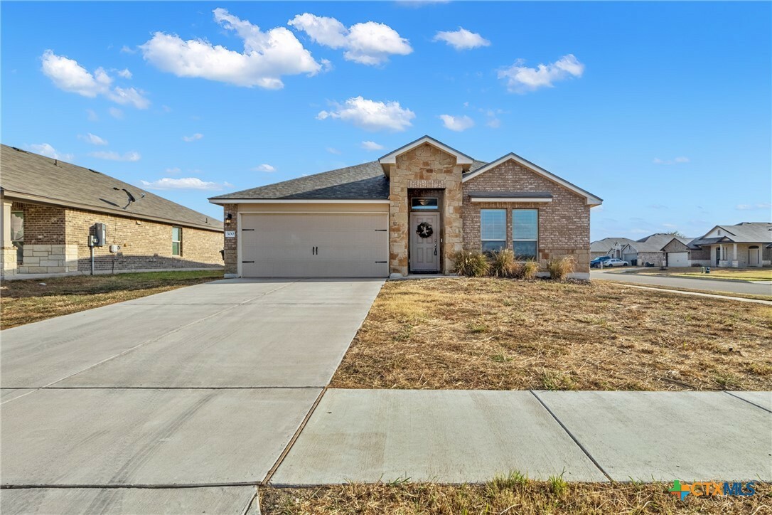 Property Photo:  300 Danielle Drive  TX 76542 