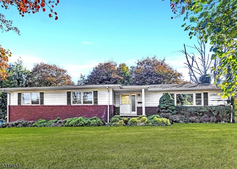 Property Photo: 1249 Deerfield Ct NJ 07092