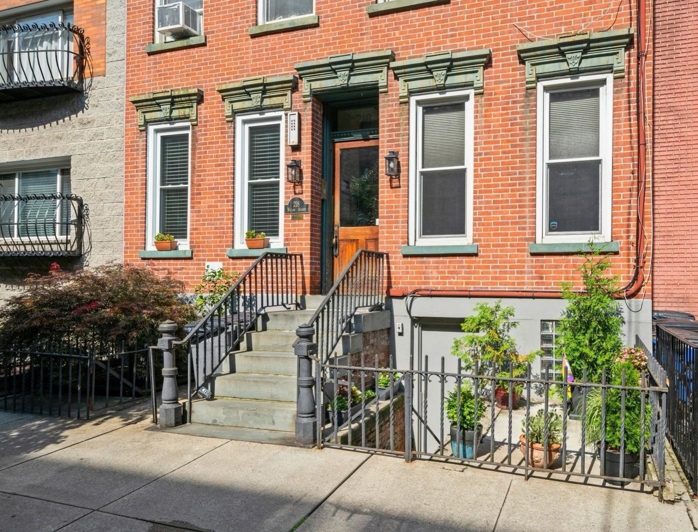 Property Photo:  218 Willow Ave 1R  NJ 07030 