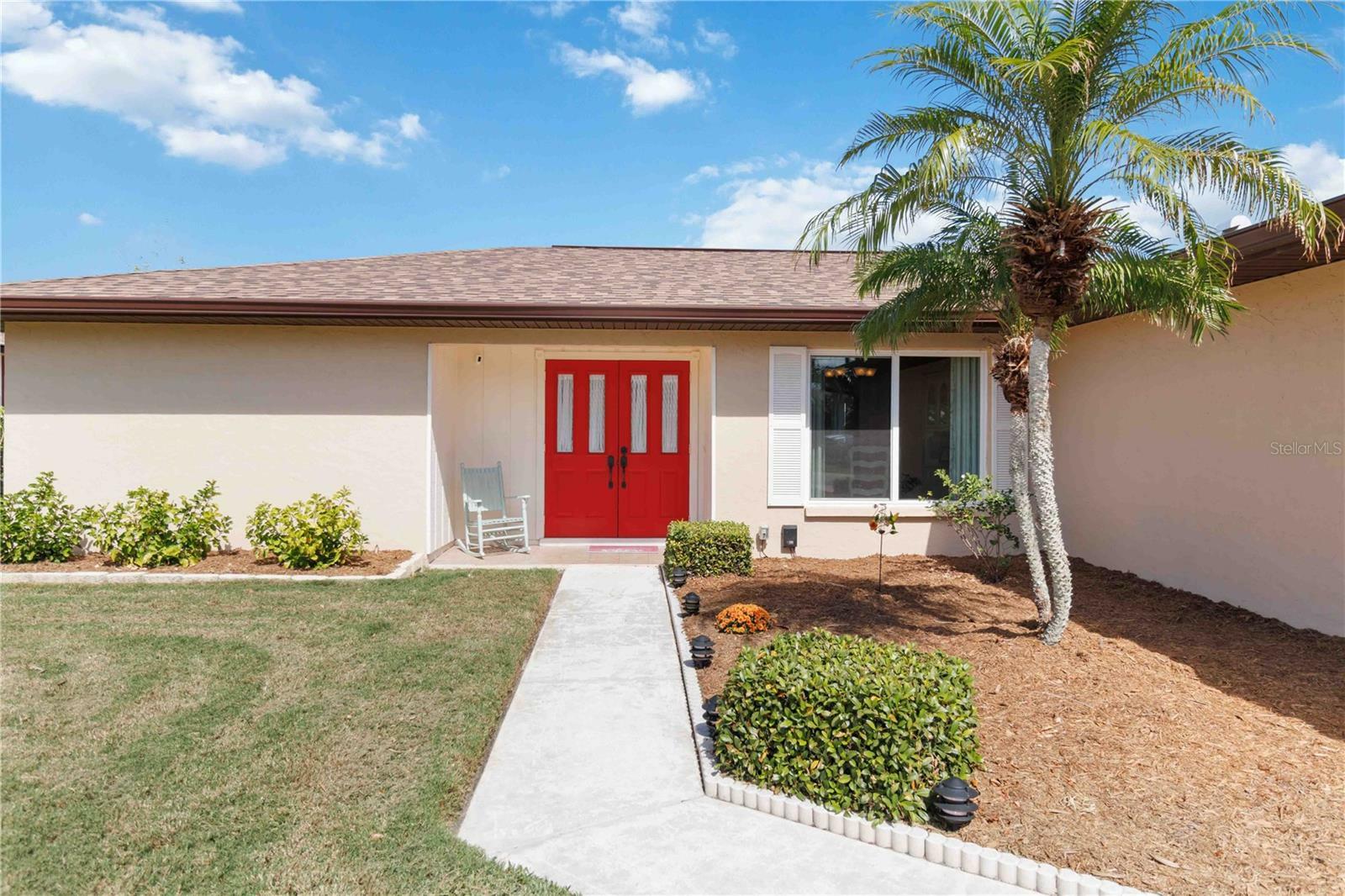 Property Photo:  2205 Pinehurst Street  FL 34231 