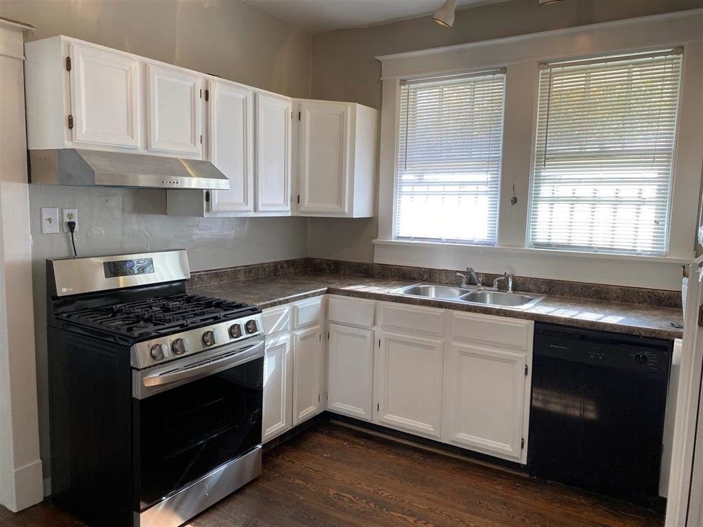 Property Photo:  1015 S Cox St  TN 38104 