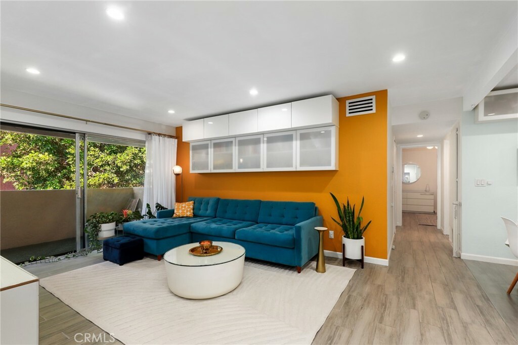 Property Photo:  1001 W Macarthur Boulevard 80  CA 92707 