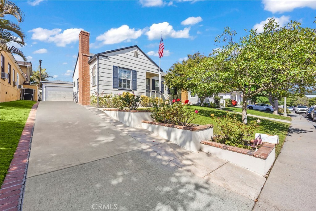 Property Photo:  8383 Westlawn Avenue  CA 90045 