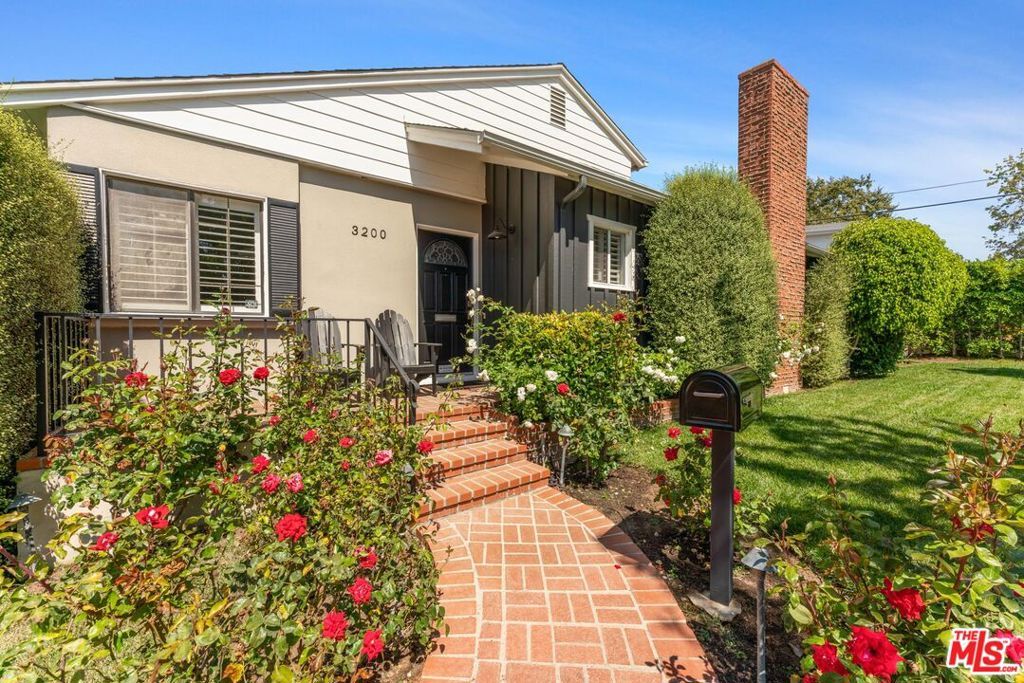 Property Photo:  3200 Patricia Avenue  CA 90064 