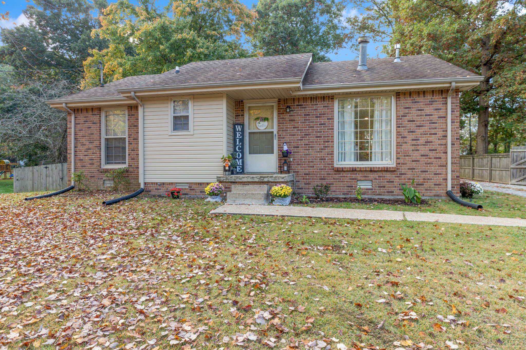 Property Photo:  110 Nottingham Rd  TN 37055 