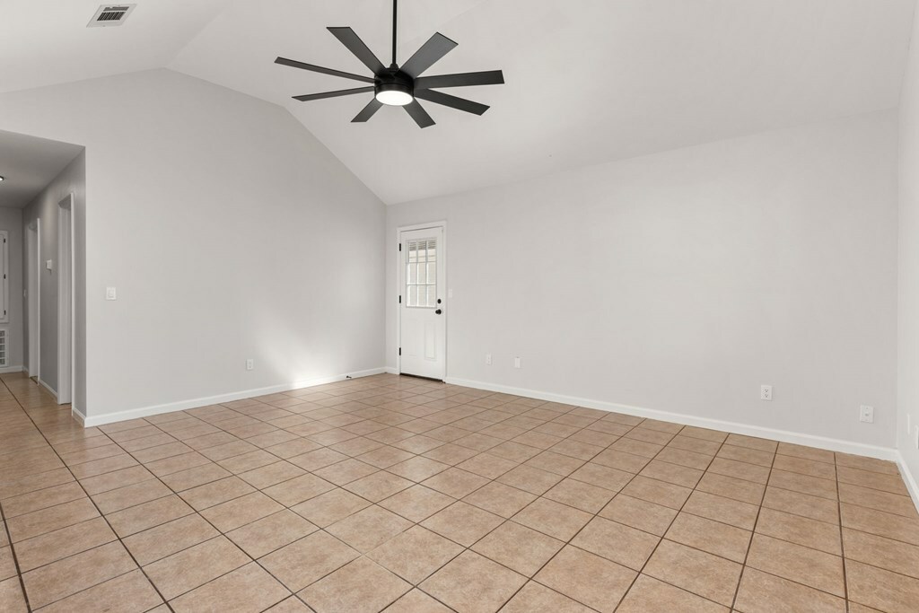 Property Photo:  207 Leigh Loop  MS 38655 