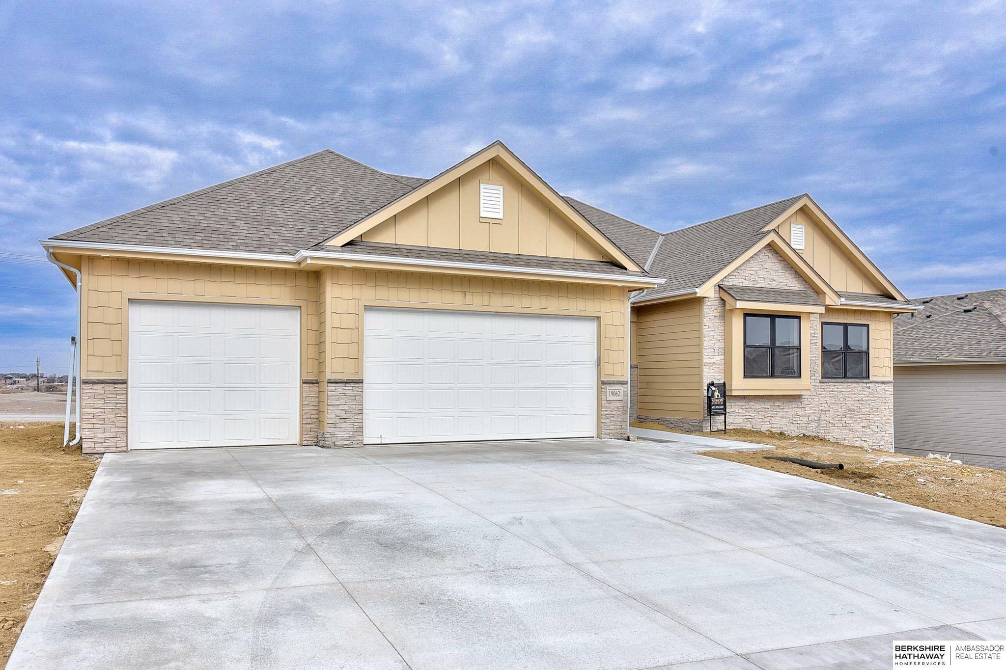 Property Photo: 19062 Pinehurst Avenue NE 68136