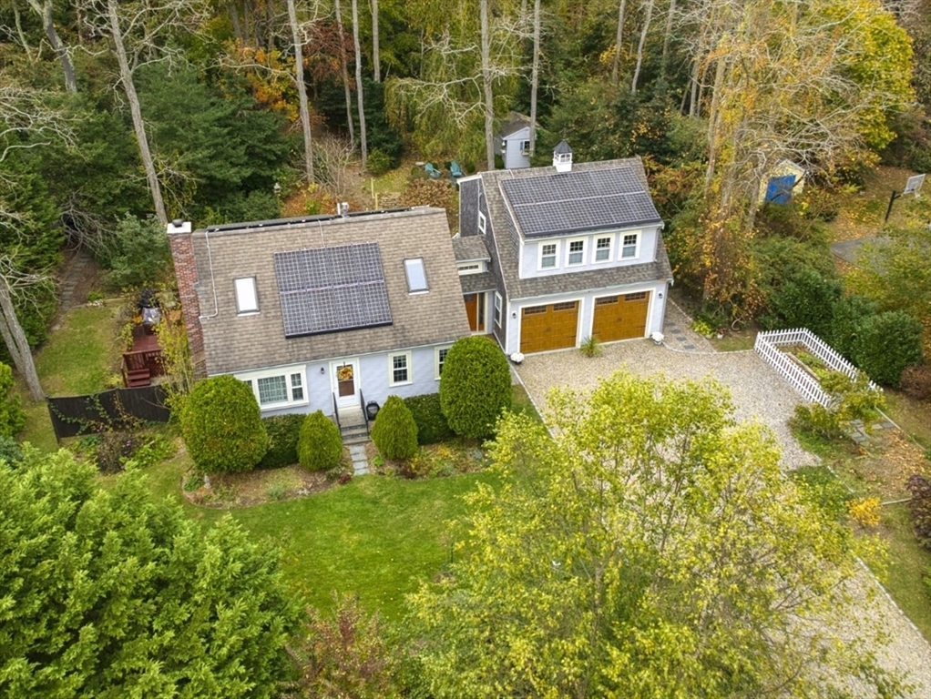 Property Photo:  5 Early Red Cir  MA 02563 