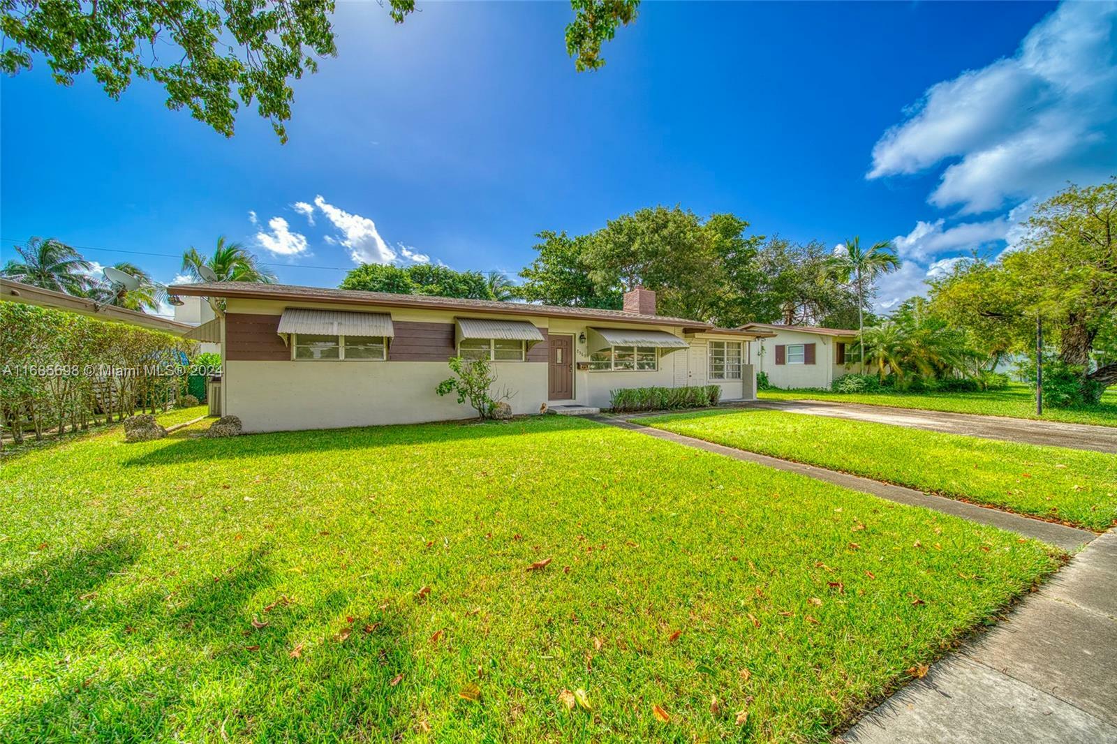 Property Photo:  8560 SW 126th Ter  FL 33156 