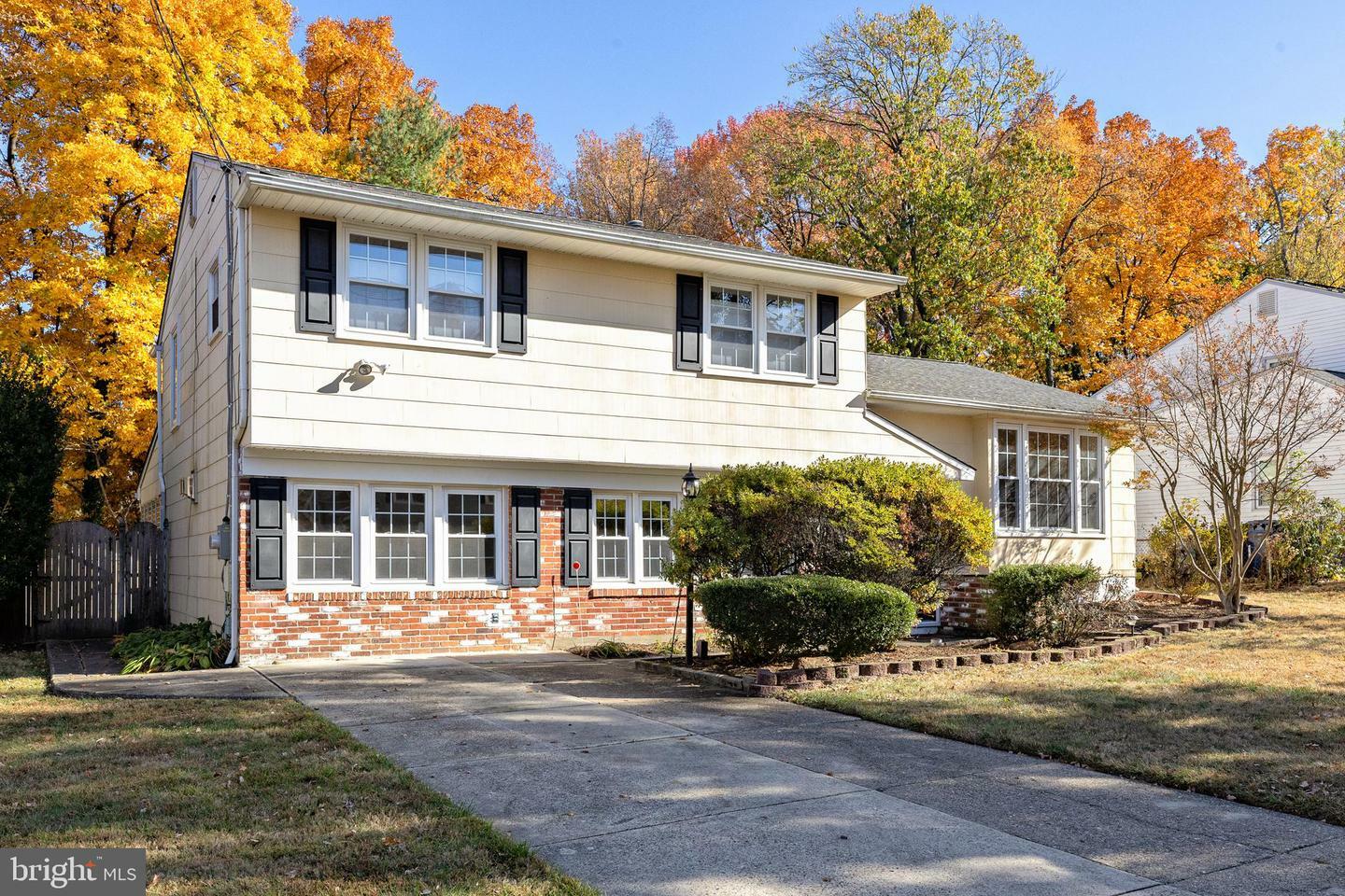 Property Photo:  111 Round Hill Road  NJ 08043 