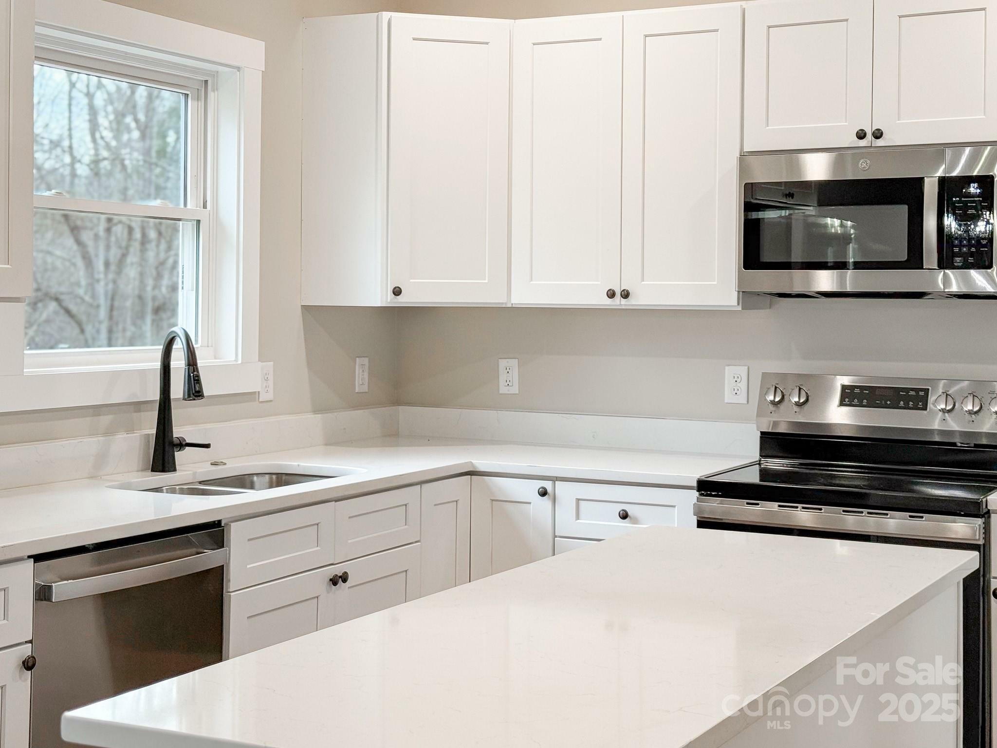Property Photo: 115 Northbend Drive NC 28804