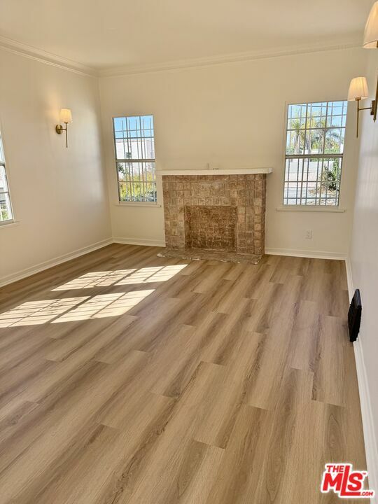 Property Photo:  1335 S Redondo Blvd 1335 1/2  CA 90019 