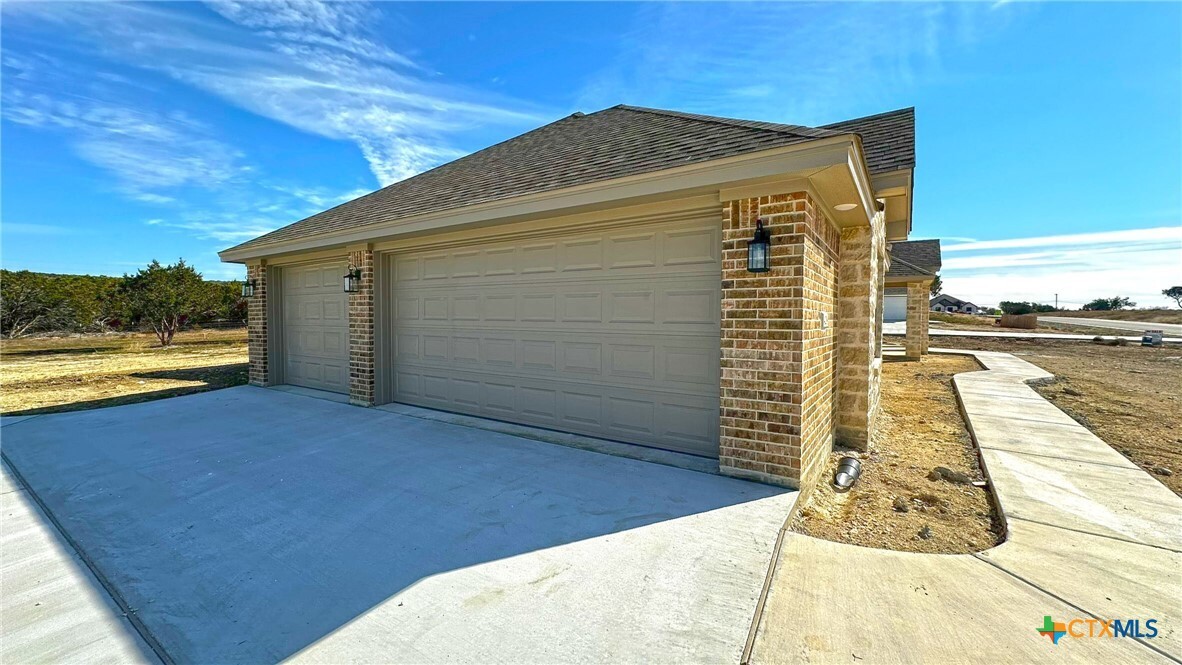 Property Photo: 4219 Cool Basin TX 76539