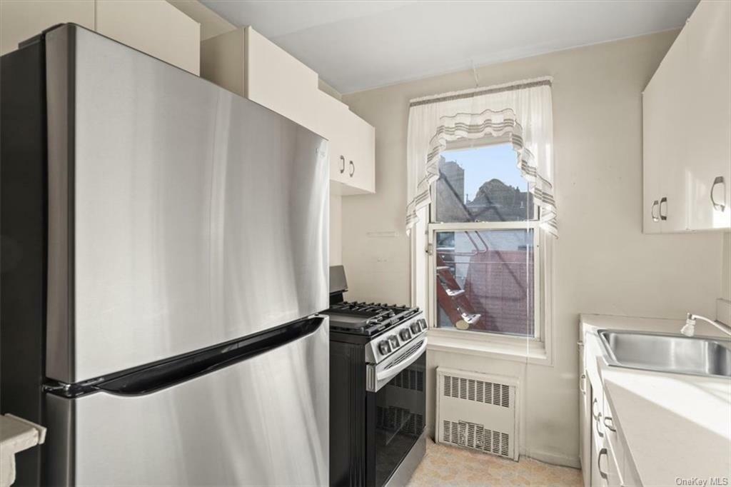 Property Photo:  4265 Webster Avenue 4D  NY 10470 