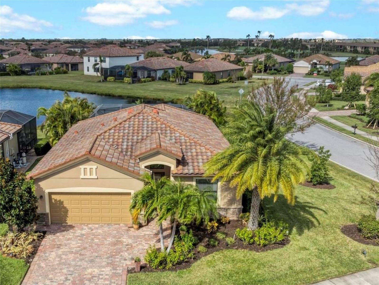 Property Photo:  6895 Willowshire Way  FL 34212 