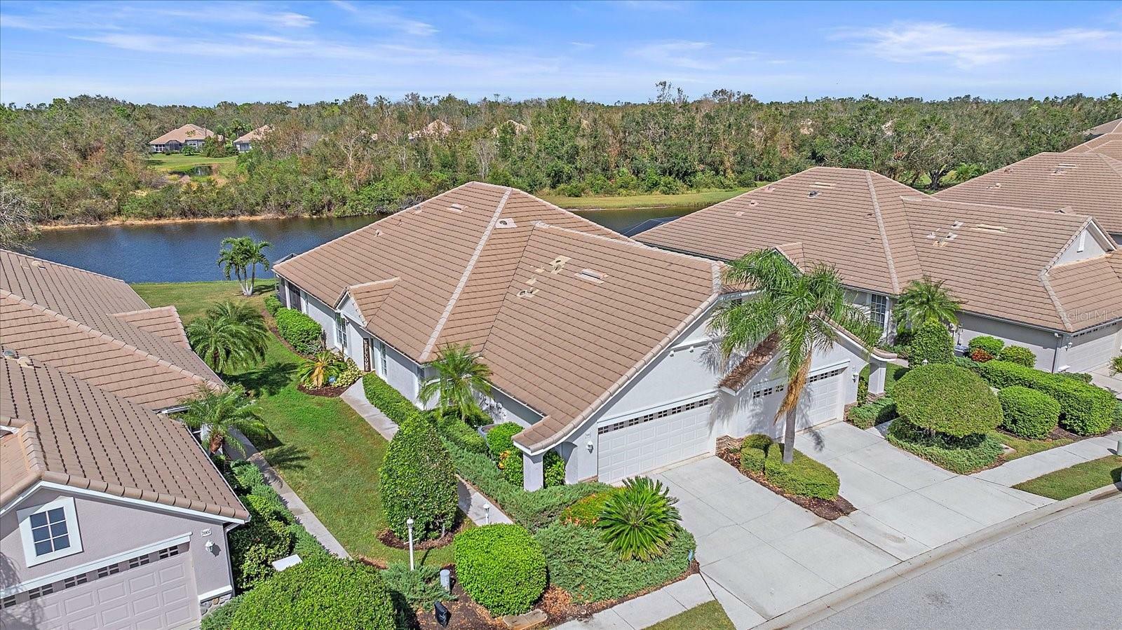 Property Photo:  7011 Woodmore Terrace  FL 34202 