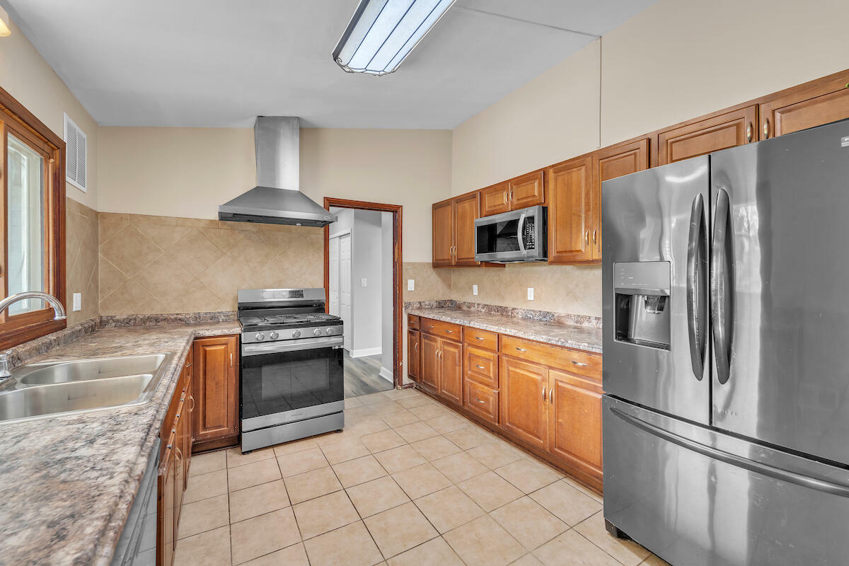 Property Photo:  7201 Edgemont Ave  WI 53129 