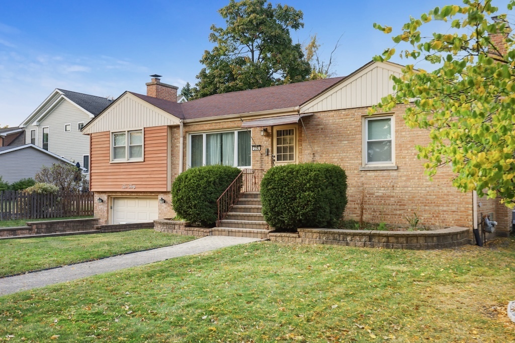 Property Photo:  230 5th Street  IL 60515 