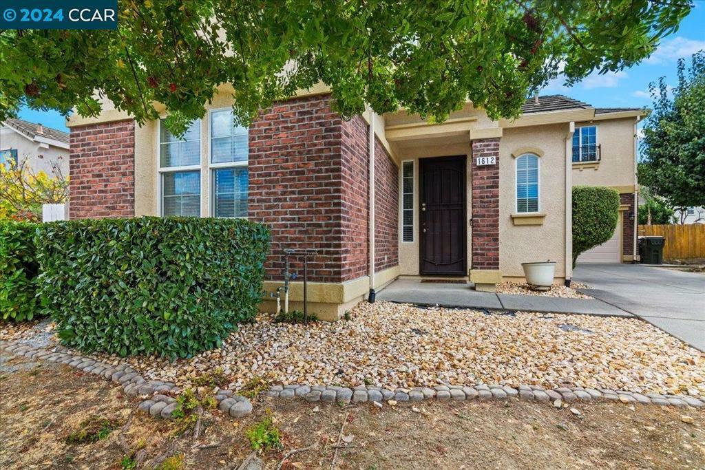 Property Photo:  1612 McGuire Cir  CA 94585 