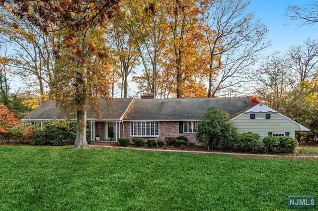 Property Photo:  263 Arbor Road  NJ 07417 