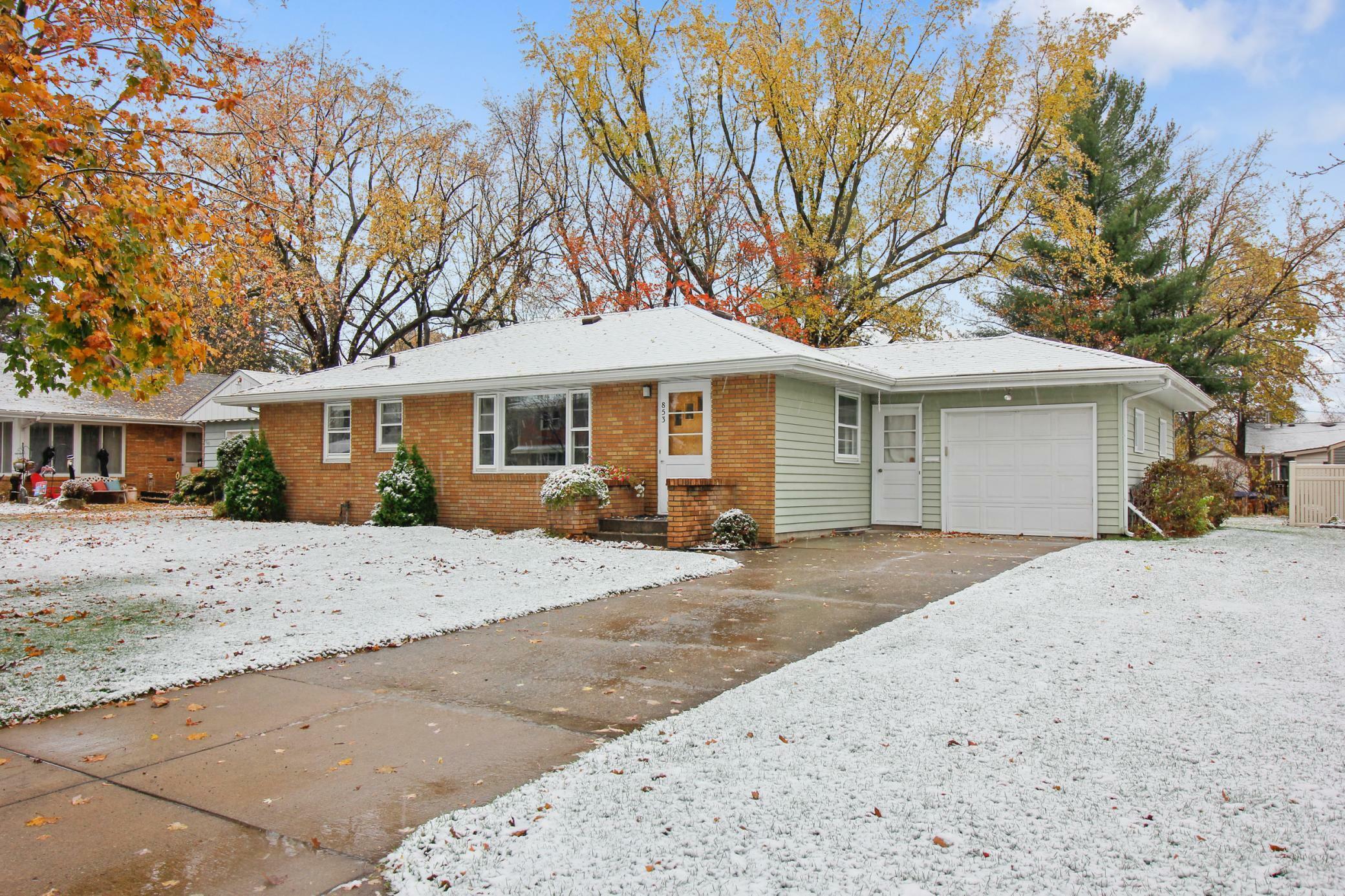 Property Photo:  853 Jefferson Street  MN 55303 