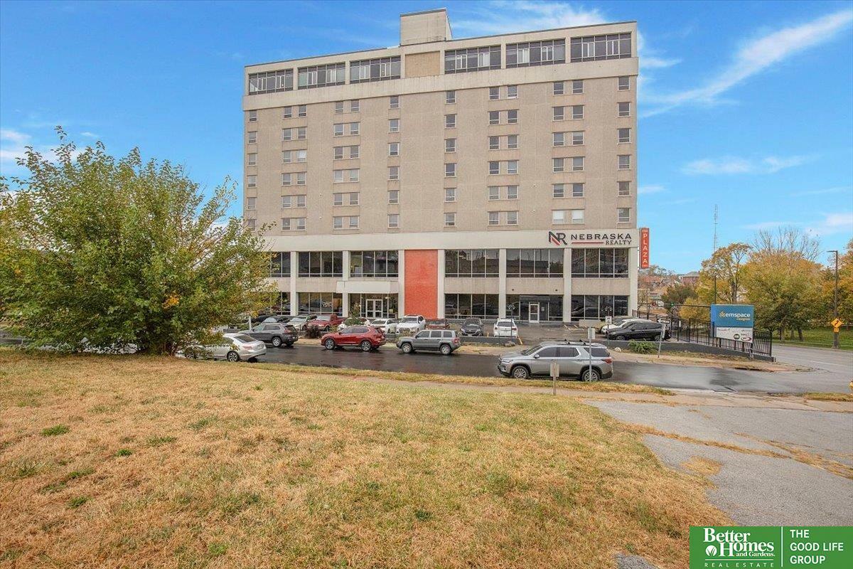 Property Photo:  105 N 31st Avenue 302  NE 68131 