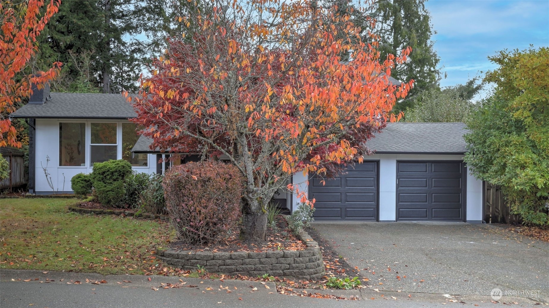 Property Photo:  18606  135 Place SE  WA 98058 