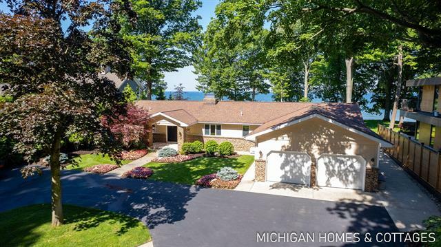 3065 N Lakeshore Drive  Park Twp MI 49424 photo