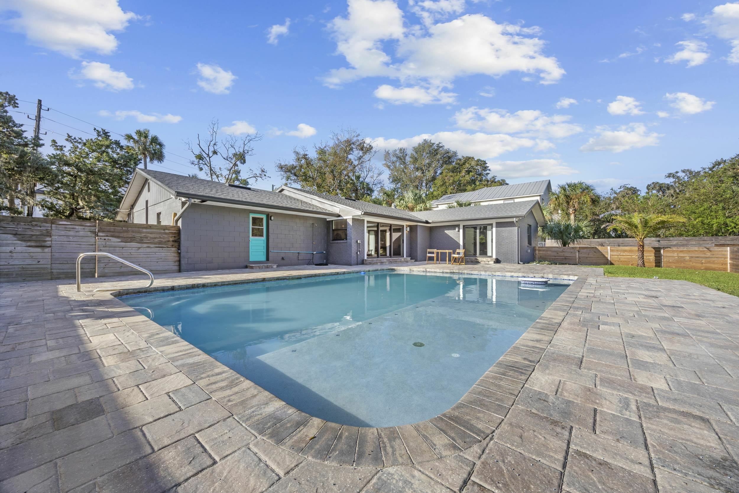 Property Photo: 50 Dufferin St FL 32084