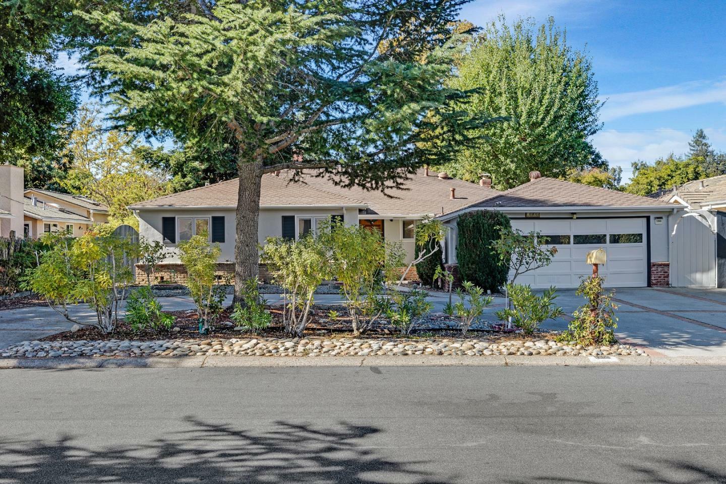 Property Photo:  1808 Fallen Leaf Lane  CA 94024 